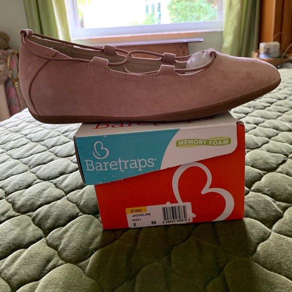 NIB Baretraps Pink Suede Flat Size 8 - Picture 2 of 6